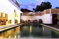 Swimming Pool Darma House Villa