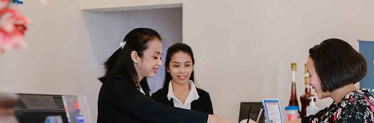 Lobby Ono's Hotel Cirebon