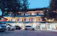 Bên ngoài 5 Ono's Hotel Cirebon