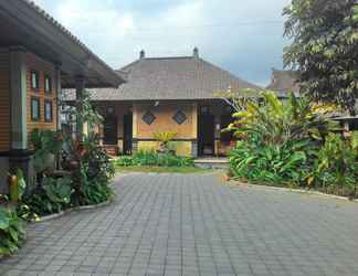 Exterior 2 Pelangi Homestay