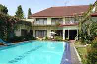 Swimming Pool The Garden Syariah Villa