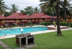 Swimming Pool 2 Ocean Queen Resort 