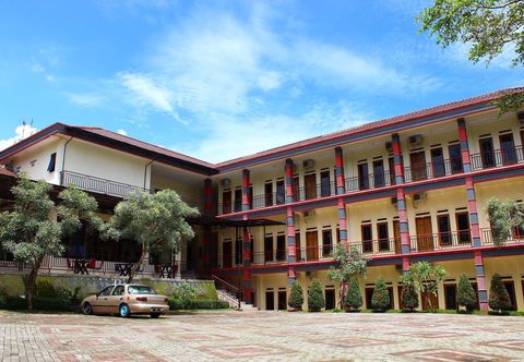 Exterior Bayak Hotel Bumdes Cipayung & Resort