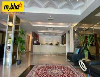 Lobi 2 Queenspark Lovita Hotel