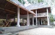 ภายนอกอาคาร 6 Jonaths Cottage Bunaken