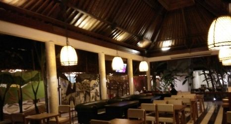 Lobby 2 Flores Gallery Hotel