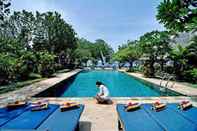 Swimming Pool Taman Selini Beach Bungalow 