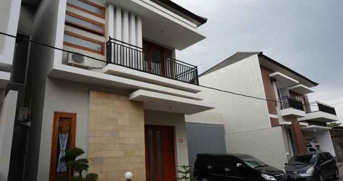 ภายนอกอาคาร CEMARA HOMESTAY (3BR)