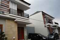 ภายนอกอาคาร CEMARA HOMESTAY (3BR)