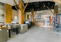 Bar, Cafe and Lounge 3 Mercure Surabaya Grand Mirama