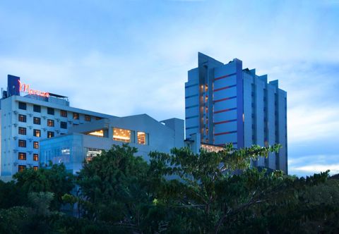 Exterior Mercure Surabaya Grand Mirama