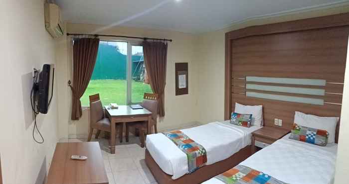 Kamar Tidur Hotel Senen Indah Syariah