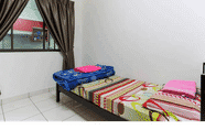 Phòng ngủ 5 Indah Alam Vacation Home