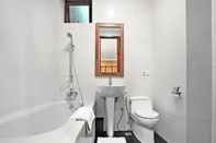 In-room Bathroom Rumah Aca