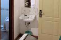 Toilet Kamar Victoria Guest House