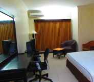 Bedroom 4 Fajar Roon Hotel