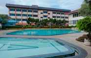 Swimming Pool 6 Hotel Bandung Permai Jember