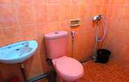 Toilet Kamar 4 Metro Hotel