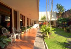 Common Space 6 Hotel Safari