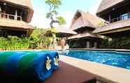 Kolam Renang 4 Radiant Jepun Villa