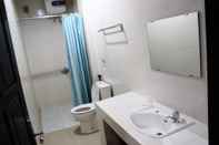 Toilet Kamar Oriestom Hotel & Restaurant