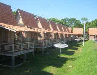 ภายนอกอาคาร 2 Kampong Nelayan Resort