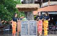 Restaurant 6 Amed Cafe and Kebun Wayan Hotel