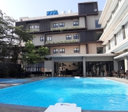 Swimming Pool 2 Grand Cordela Hotel AS Putra Kuningan