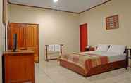 Kamar Tidur 5 Ratna Indah Hotel