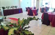 Quầy bar, cafe và phòng lounge 2 Hotel Bandara Syariah