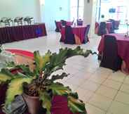 Bar, Cafe and Lounge 2 Hotel Bandara Syariah