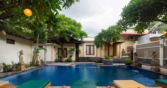 Swimming Pool Pazzo Bali Bungalows