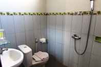 Toilet Kamar F-Two Hotel