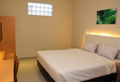 Bedroom 4 Comfy Room at Buring Homestay