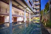 Swimming Pool favehotel Sunset Seminyak