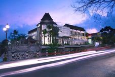 Bên ngoài Hotel Neo Denpasar by ASTON