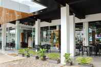 Quầy bar, cafe và phòng lounge Xtra Hotel Bengkulu