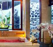 In-room Bathroom 6 Royal Kamuela Villas & Suites at Monkey Forest, Ubud