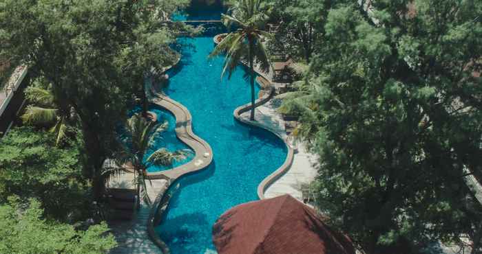 Swimming Pool ASTON Sunset Beach Resort - Gili Trawangan