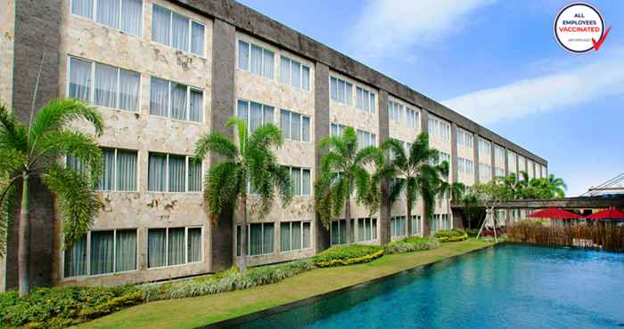 Swimming Pool ASTON Denpasar Hotel & Convention Center