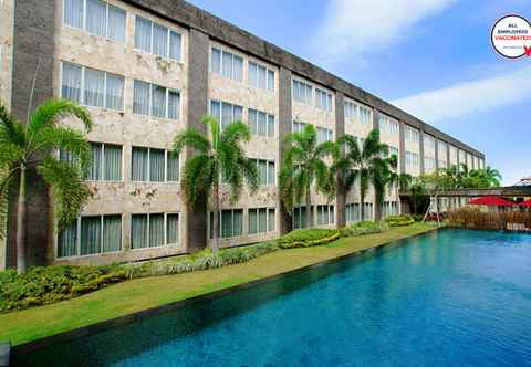 Swimming Pool ASTON Denpasar Hotel & Convention Center