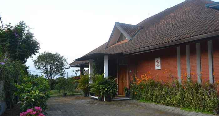 Exterior Vila Bunga Merah Gelatik