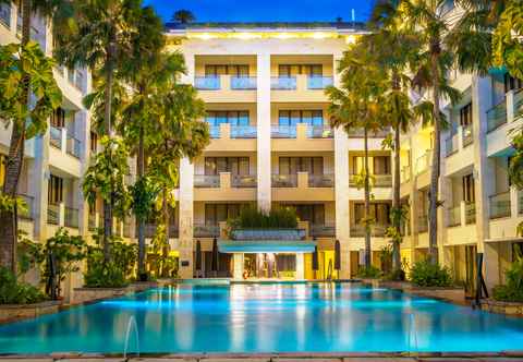 Swimming Pool ASTON Kuta Hotel & Residence