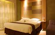 Kamar Tidur 6 M-One Hotel Sentul