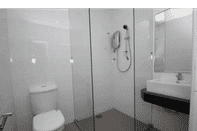 Toilet Kamar Alor Boutique Hotel