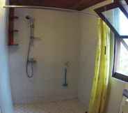 In-room Bathroom 2 Bukit Raya Guesthouse