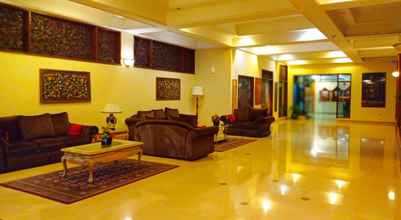 Lobi 4 Royal Denai Hotel