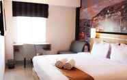 Kamar Tidur 4 Hotel Bliss Soetta Semarang