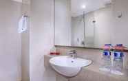 Toilet Kamar 6 favehotel Tanah Abang - Cideng