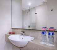 ห้องน้ำภายในห้อง 6 favehotel Tanah Abang - Cideng